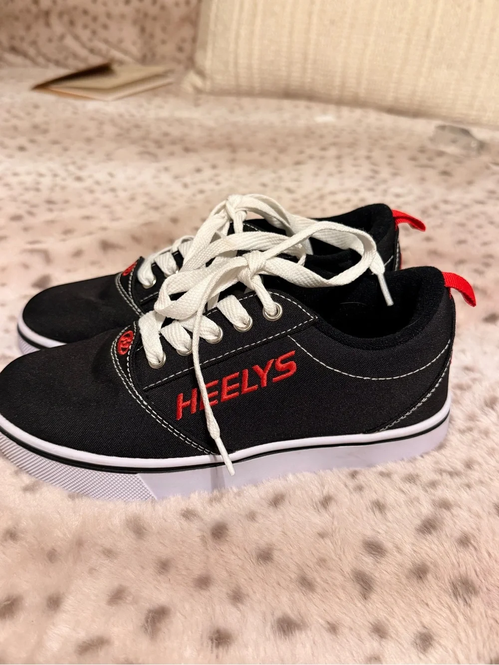 Heelys Youth Size 3 Black & Red Sneakers Canvas Tennis Shoes Skates - Boys Girls - Picture 5 of 9